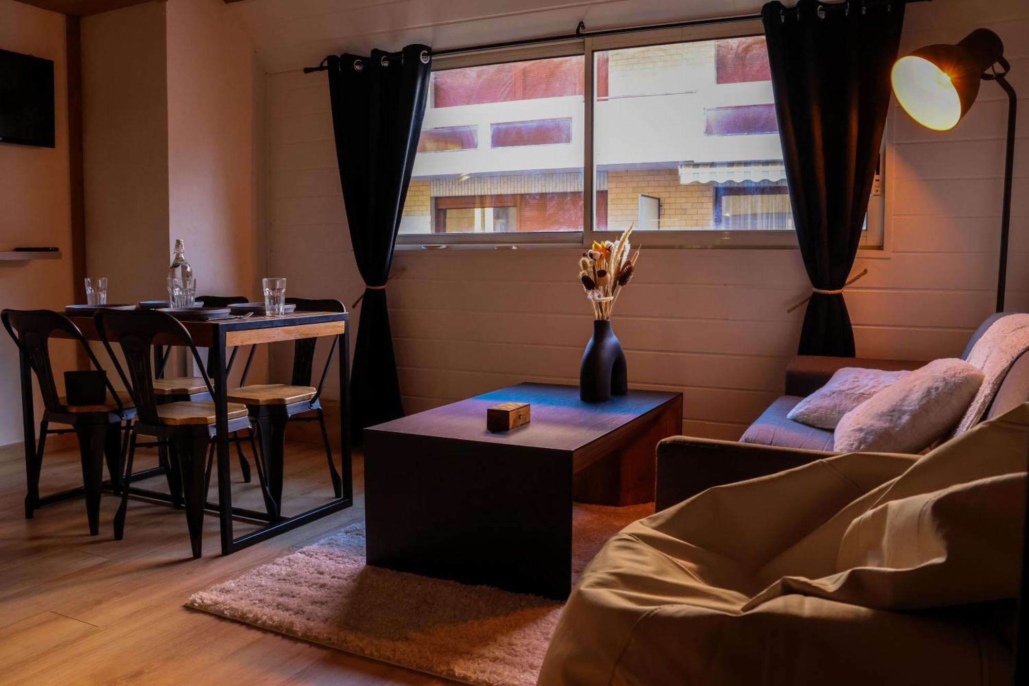 Ambiance Montagne, A Deux Pas De La Gare Apartment Cluses Exterior photo